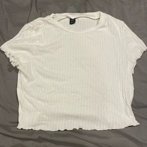 White size large cropped T-shirt